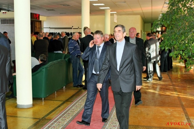 758998043-141